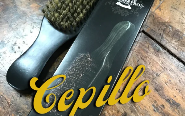 Cepillo para Barba con Mango